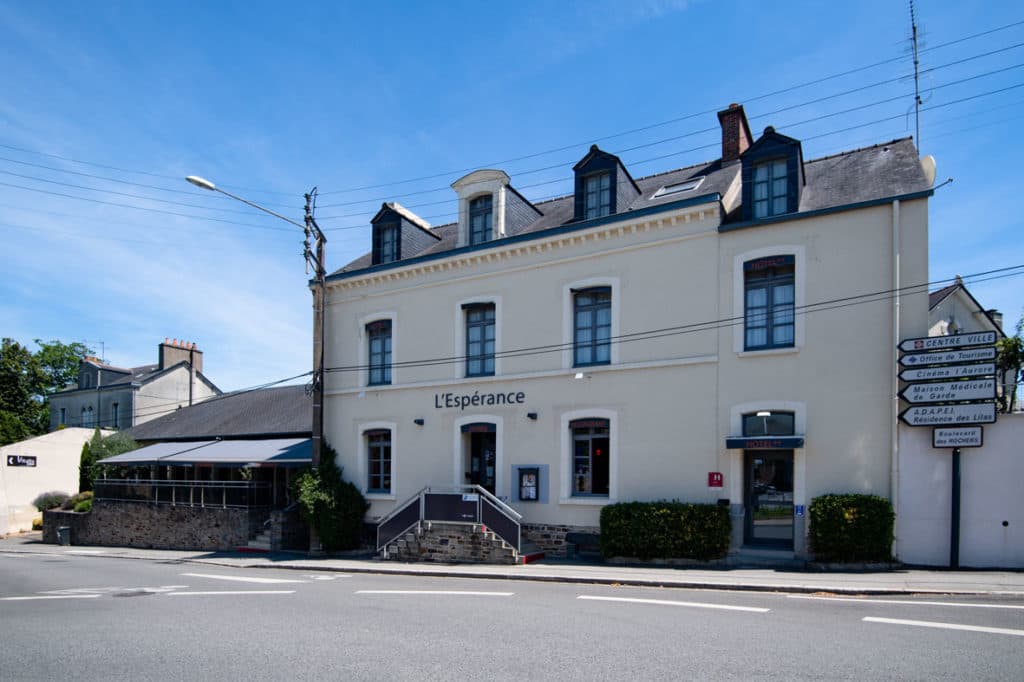 Façade de l'Hôtel-Restaurant L'Espérance à Vitré