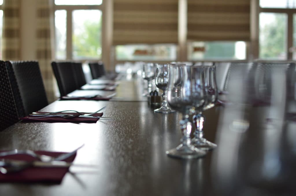 Round tables setup